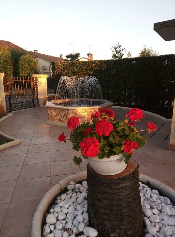 Valki Apartment Porec Exterior photo